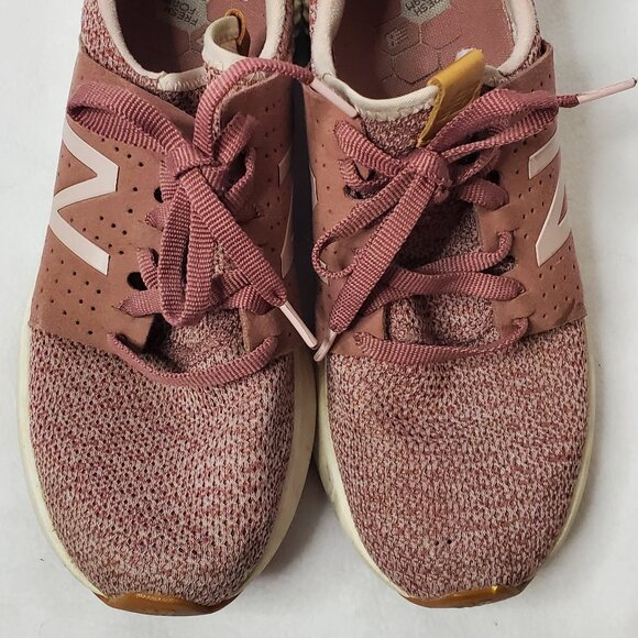 New Balance Shoes Women's 9 Fresh Foam in Pink Mesh Running Shoes, Casual - Picture 2 of 5